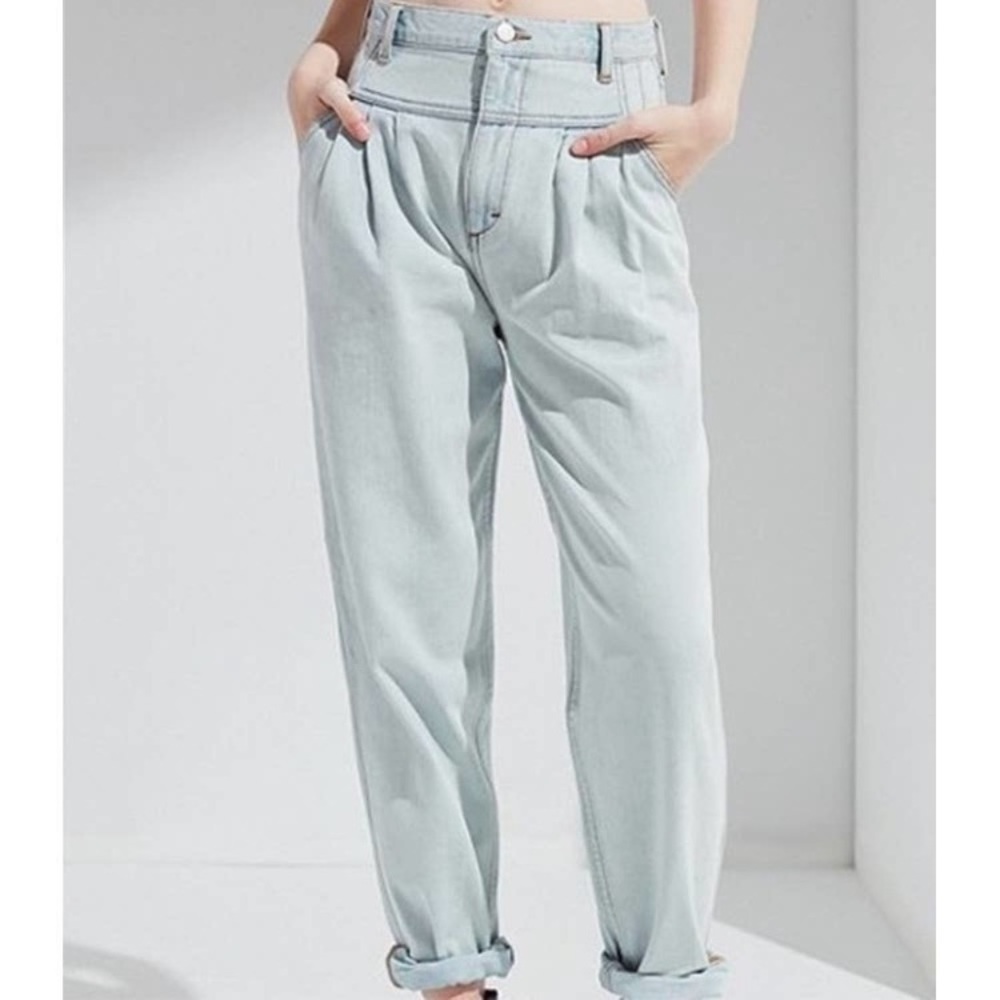 Urban Outfitters BDG High Waist Pleated Jeans Light Wash 90s Denim